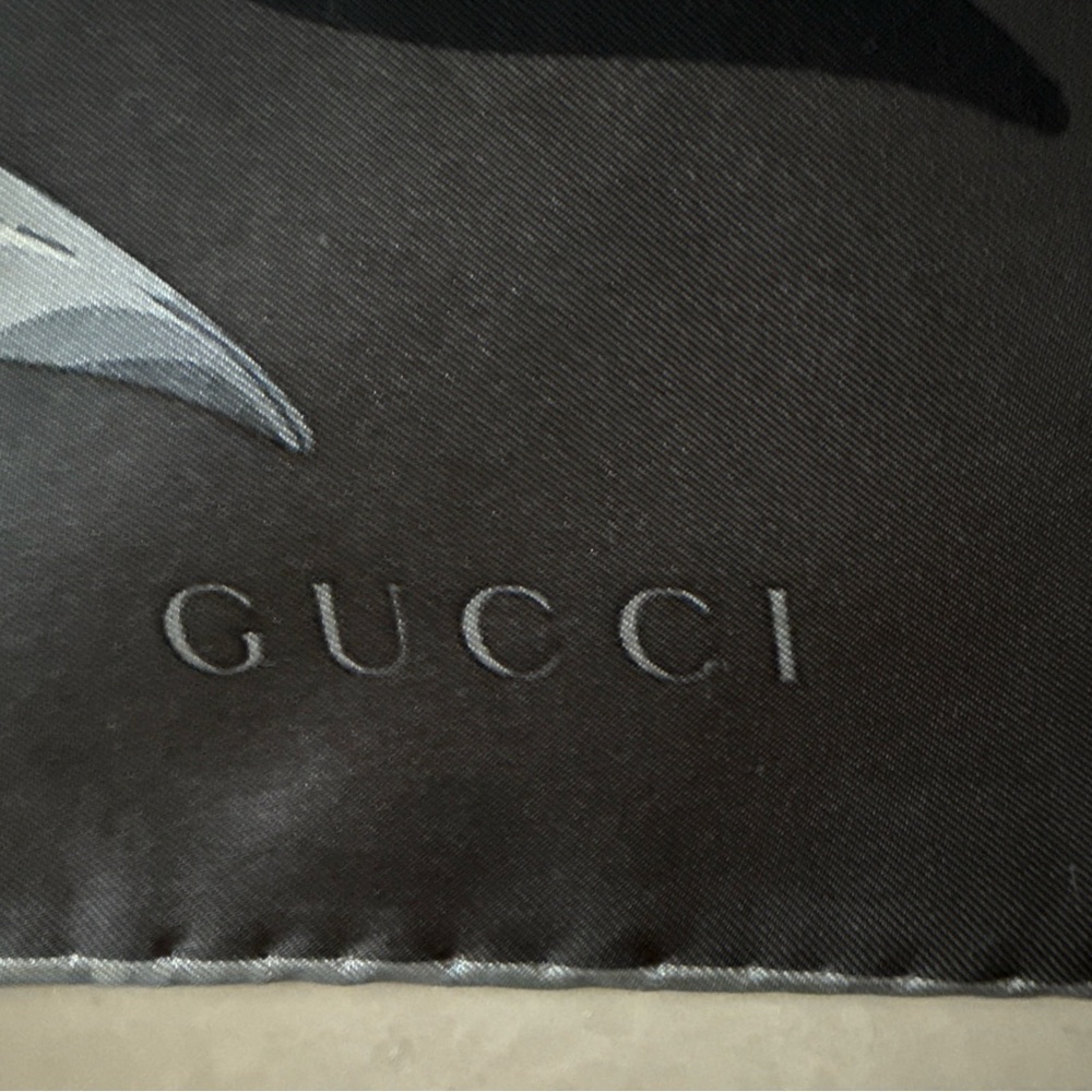 Gucci Dark Gray and Silver Chain Pattern Scarf - Picture 8 of 14